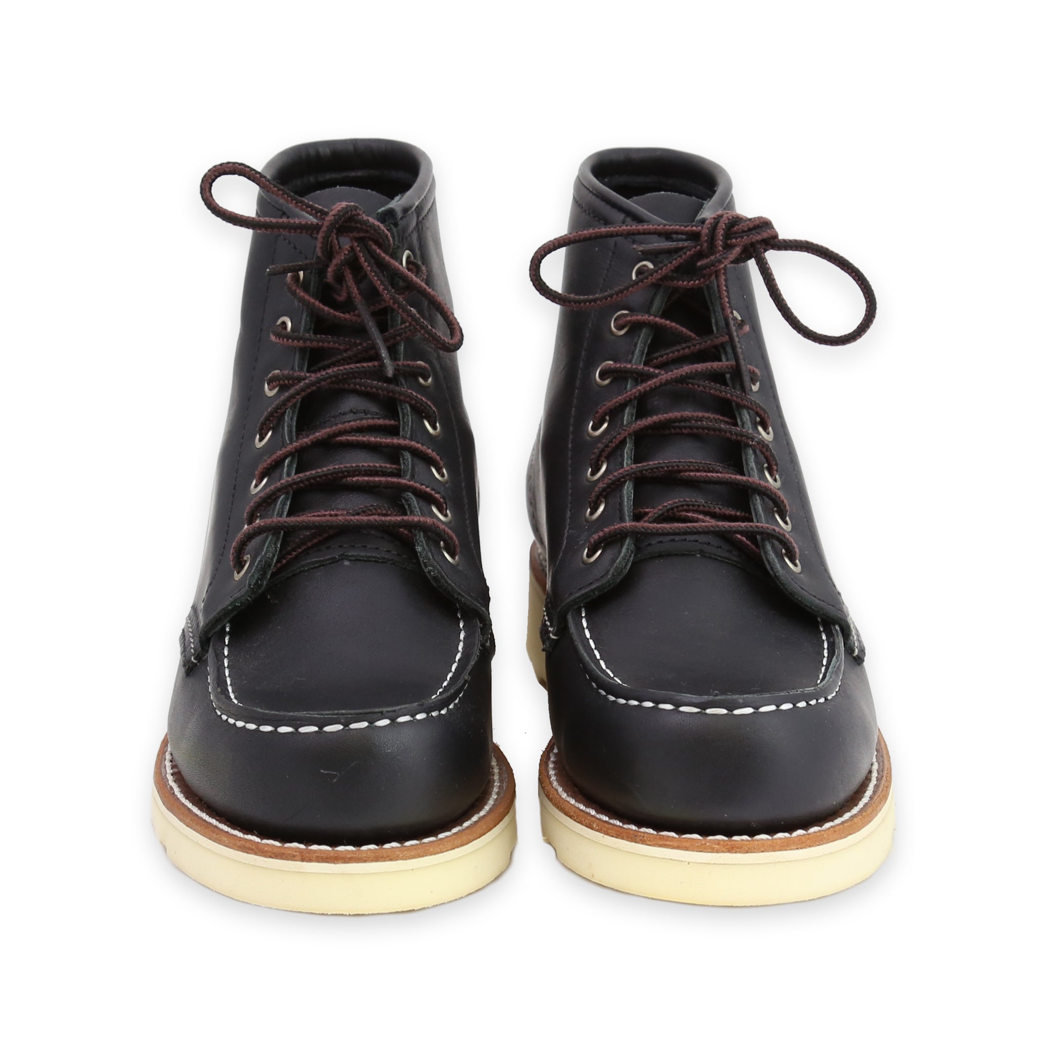 Front of RED WING WOMEN'S CLASSIC MOC TOE BLACK
