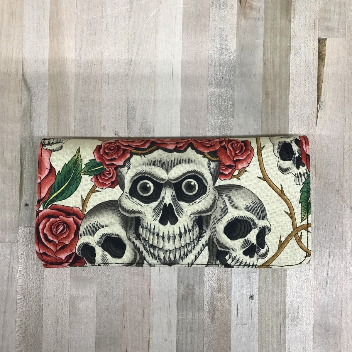HR Designs Large Wallet - Tan/Skull and Roses