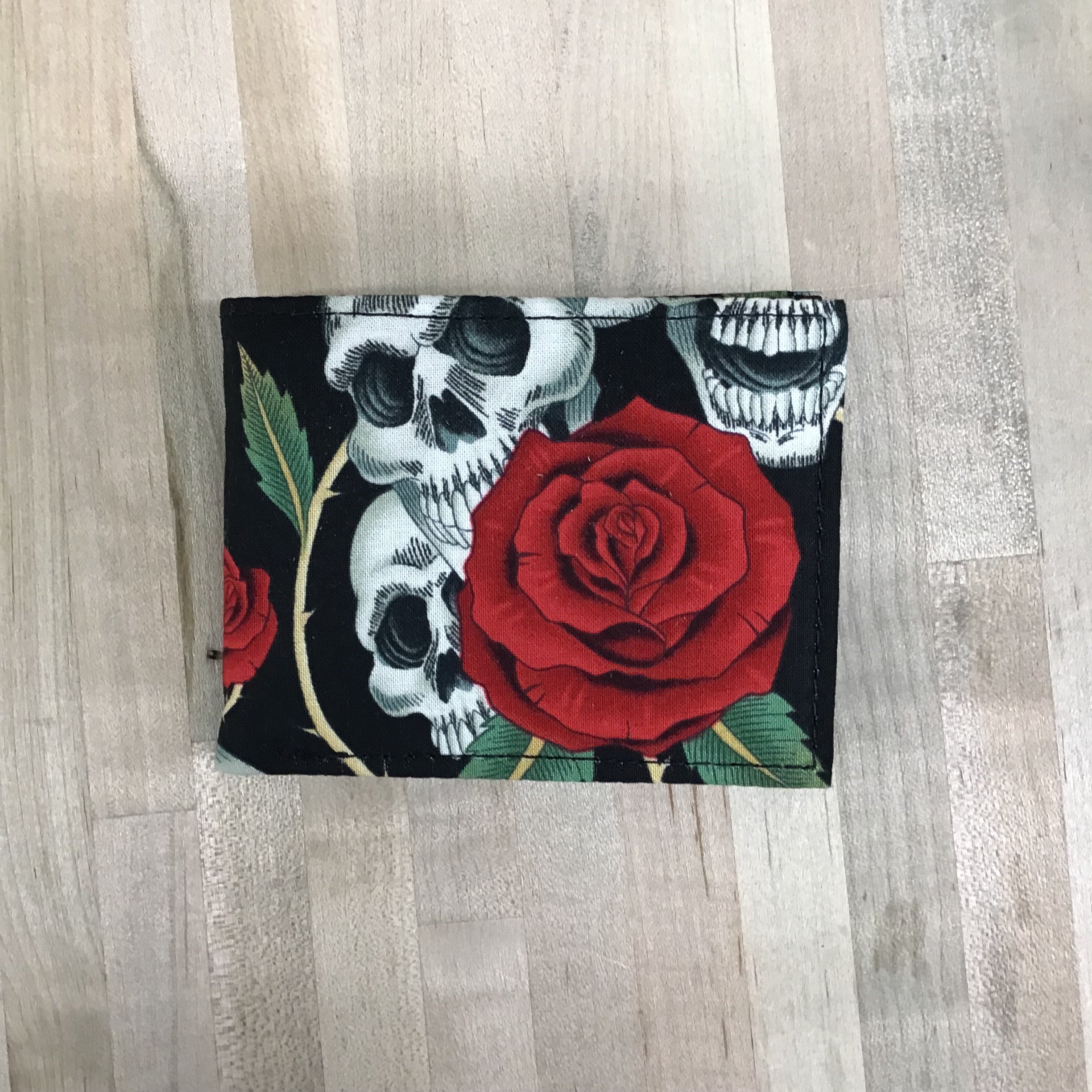 HR Designs Small Wallet - Black/Skull and Red Roses