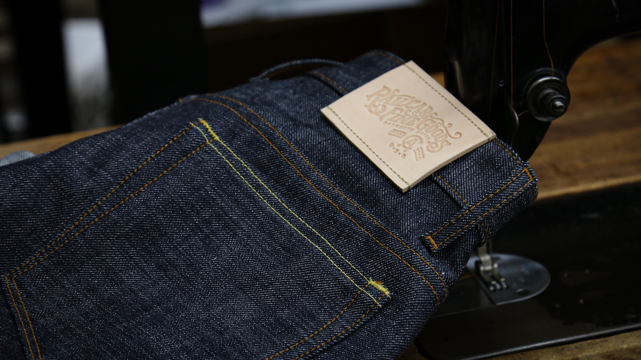 Double pink line jeans
