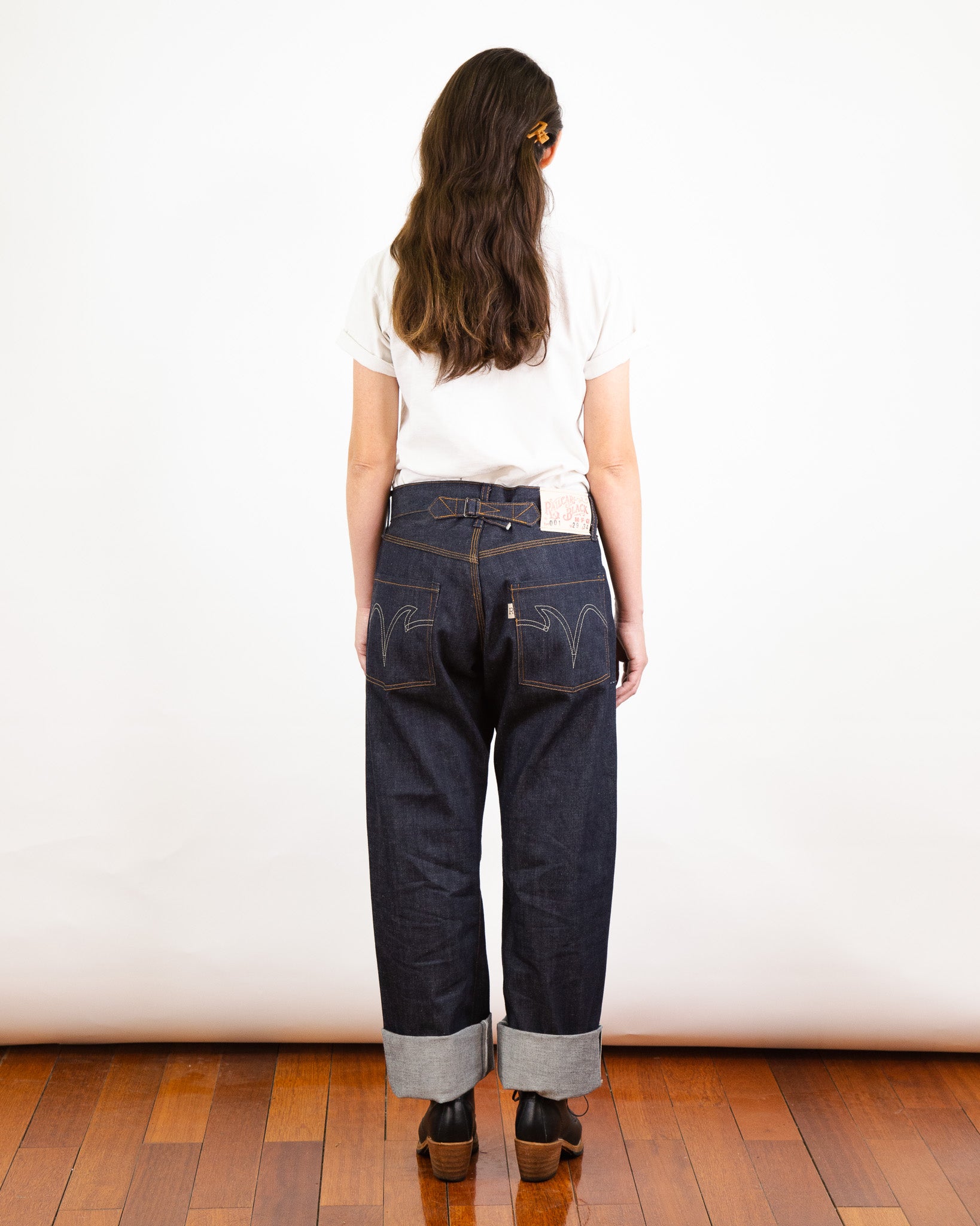 Women's Model Photo of Back of Railcar Black Lot 001