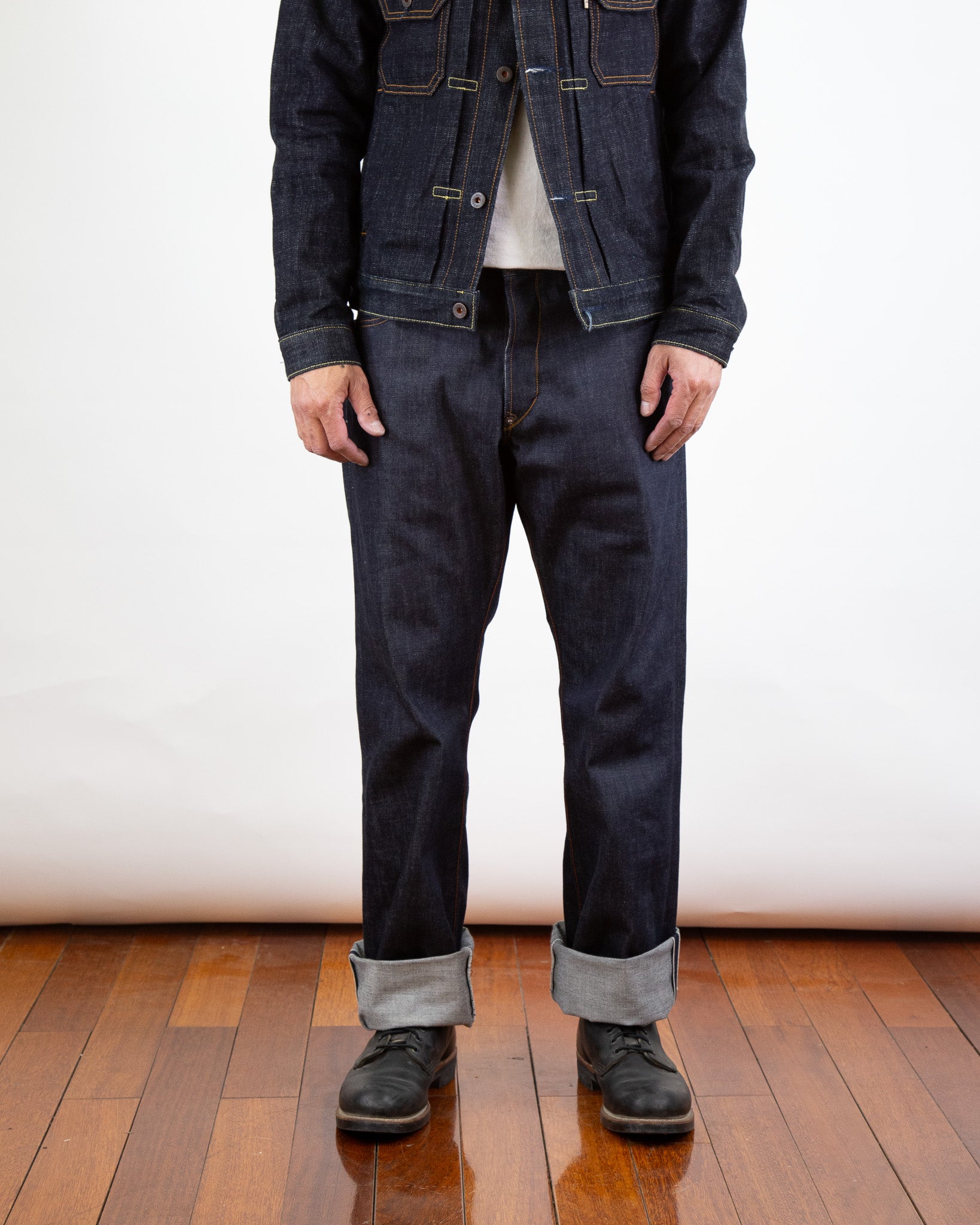 Men's Model Photo of Front of Railcar Black Lot 001