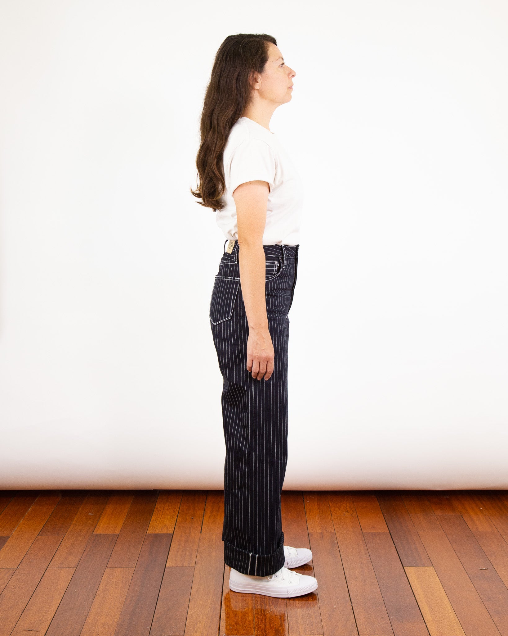 Side View of Model wearing Shadow Wabash Emily fit